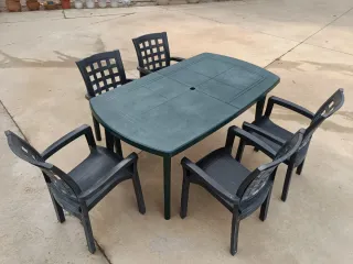 Mesa de terraza y 5 sillas