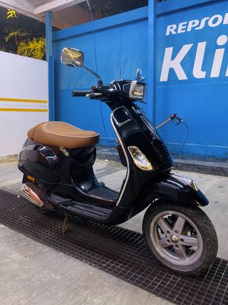 Vespa S 50, 2T - negra modelo especial. Negociable