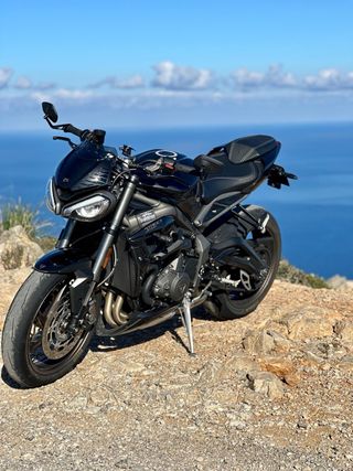 Triumph Street Triple 765 Negra negociable