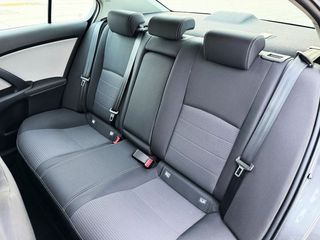 Toyota Avensis 1.8 140 ADVANCE con CÁMARA TRASERA, NAVEGADOR, BLUETOOTH...