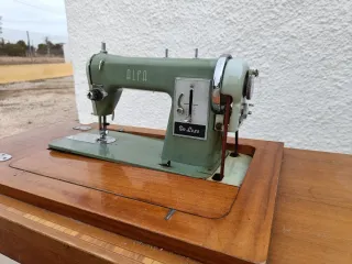 Máquina de coser Alfa vintage