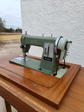 Máquina de coser Alfa vintage