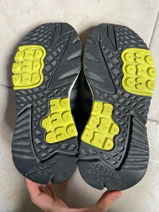 Zapatillas Adidas Negras y Verdes