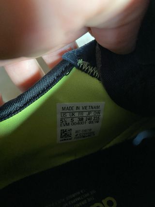 Zapatillas Adidas Negras y Verdes