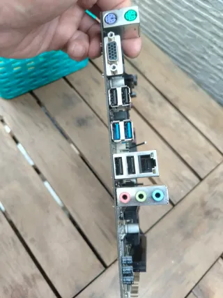 Placa Gigabyte GA-F2A68HM-S1 + CPU Athlon 760k