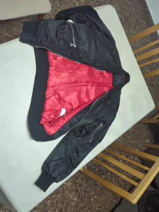 Cazadora Zara Negra Forro Rojo