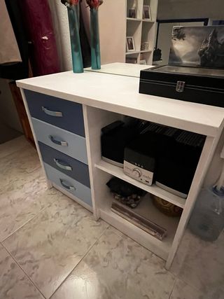 Habitación juvenil con cajones