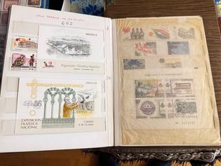 Lote 3 álbumes sellos España nuevos