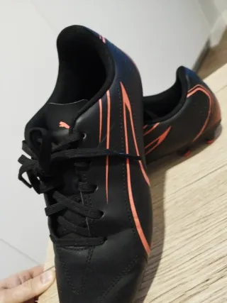 Botas multitaco fútbol  PUMA niño