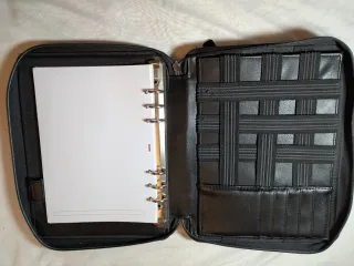 Organizador/agenda de cuero negro