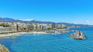 Local comercial en venta en Playa Bajadilla - Puertos en Marbella