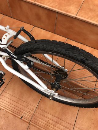 Bicicleta infantil BTWIN blanca