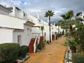 Piso en alquiler en Los Naranjos - Las Brisas en Marbella