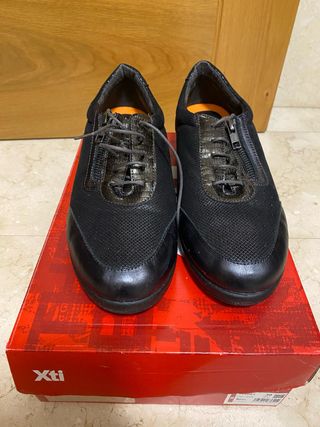 Zapatos Xti Negros Talla 39