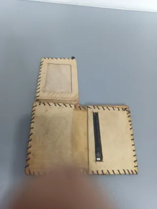 Riñonera de cuero artesanal