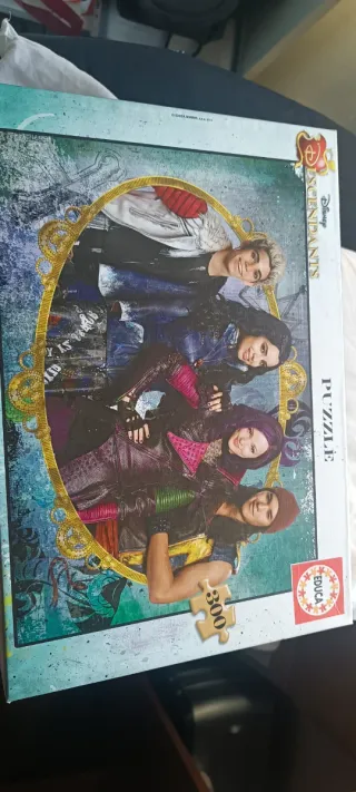 Puzzle Descendientes 300 piezas Educa