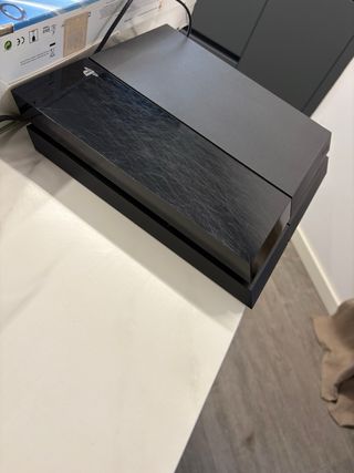 PS4 500GB con 2 mandos