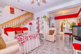 Casa adosada en venta en Loja