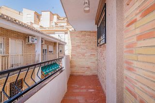 Casa adosada en venta en Loja