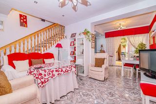 Casa adosada en venta en Loja