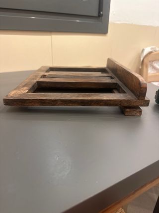 Atril de madera tratada