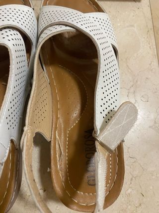 Sandalias blancas Globosa mujer