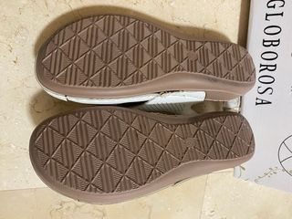 Sandalias blancas Globosa mujer