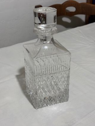 Bottiglia in vetro decorato