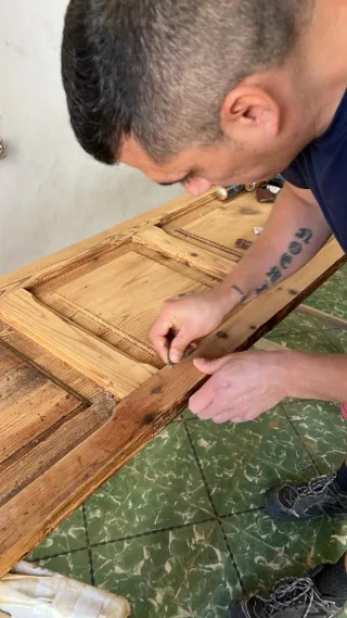 Se necesita ayudante de carpintería