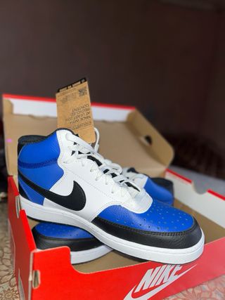 Nike Court Vision Mid Azul y Blanco