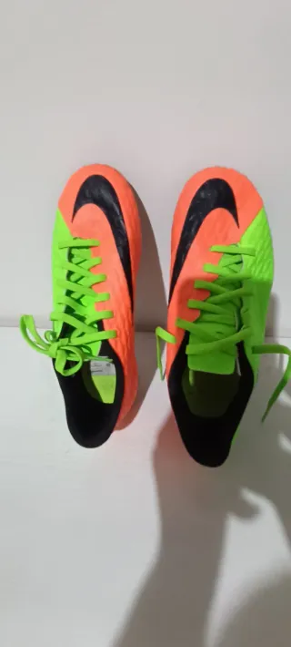 Botas de fútbol Nike para césped artificial