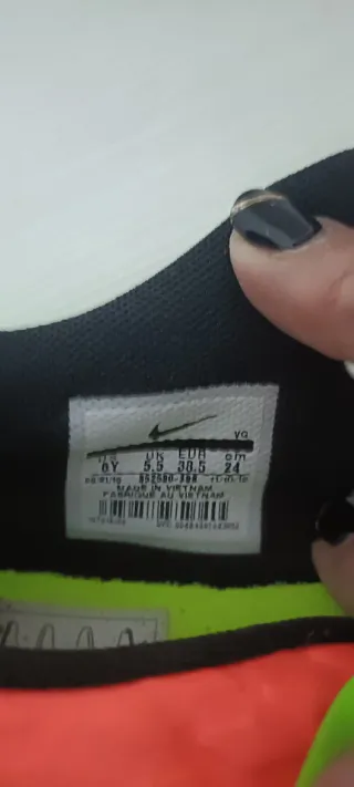 Botas de fútbol Nike para césped artificial