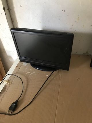 3 Televisores OKI Negros