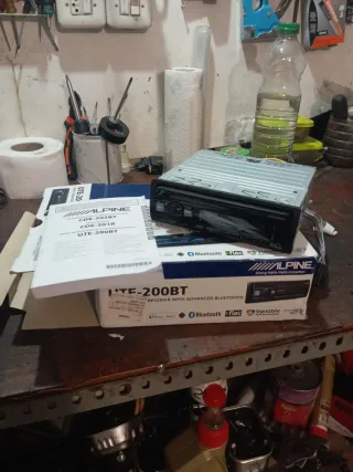 Radio Alpine UTE-200BT Bluetooth