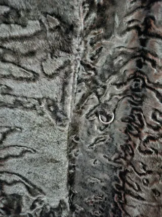 Abrigo de Astracán Negro