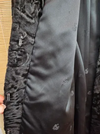 Abrigo de Astracán Negro