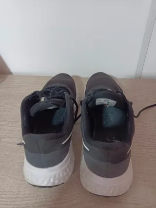 Zapatillas Nike Revolution Negras Talla 42