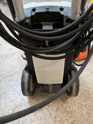 Hidrolimpiadora STIHL RE 143 y limpiador RA 110