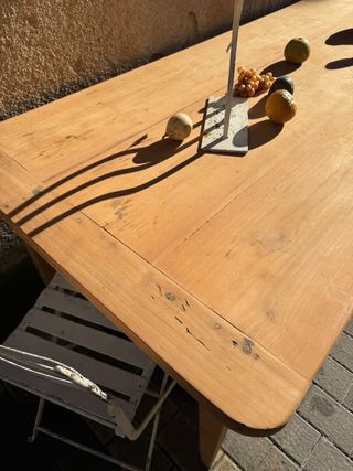 Mesa francesa antigua de cerezo. 8 cajones