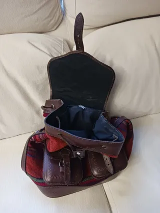 Mochila Cuero y Tejido Étnico