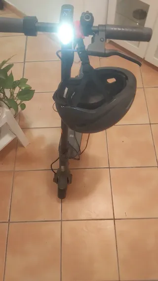 Patinete Eléctrico M365 + Casco Negro