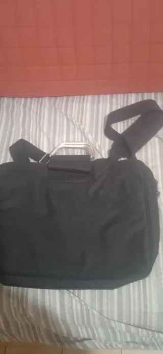 Borsa tracolla porta PC nera