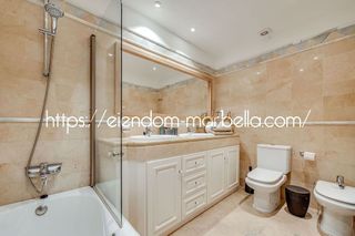 Piso en venta en Elviria en Marbella