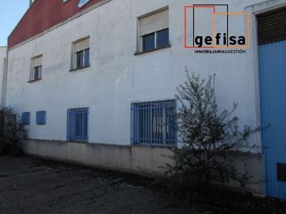 Nave industrial en venta en Valdepeñas