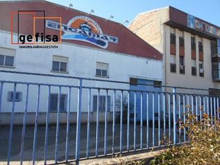 Nave industrial en venta en Valdepeñas