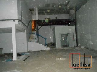 Nave industrial en venta en Valdepeñas