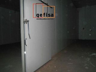 Nave industrial en venta en Valdepeñas