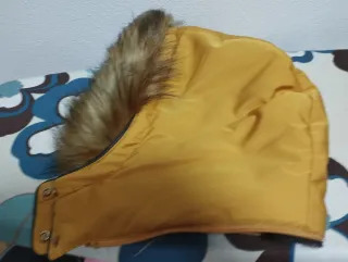 Chaqueta Zara Mostaza Piel Interior y capucha