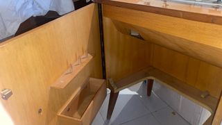 Máquina de coser Singer con mueble