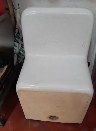 Pileta blanca con batea